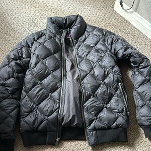 Patagonia women’s bomber jacket/puffer